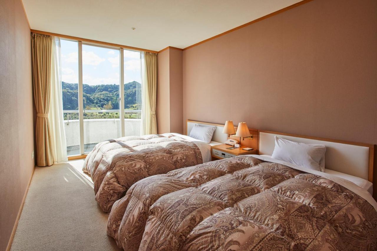 Kamogawa Country Hotel Exterior photo